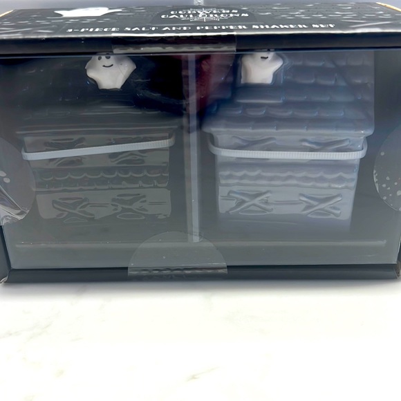 HomeGoods Other - Cobwebs & Cauldrons Haunted House salt and pepper, shakers w/ tray